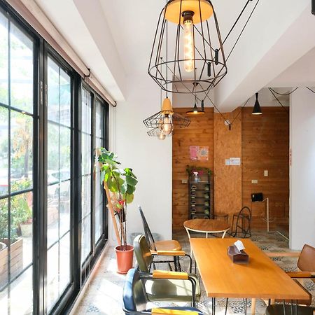 Re+Wood Guesthouse Tainan Zewnętrze zdjęcie