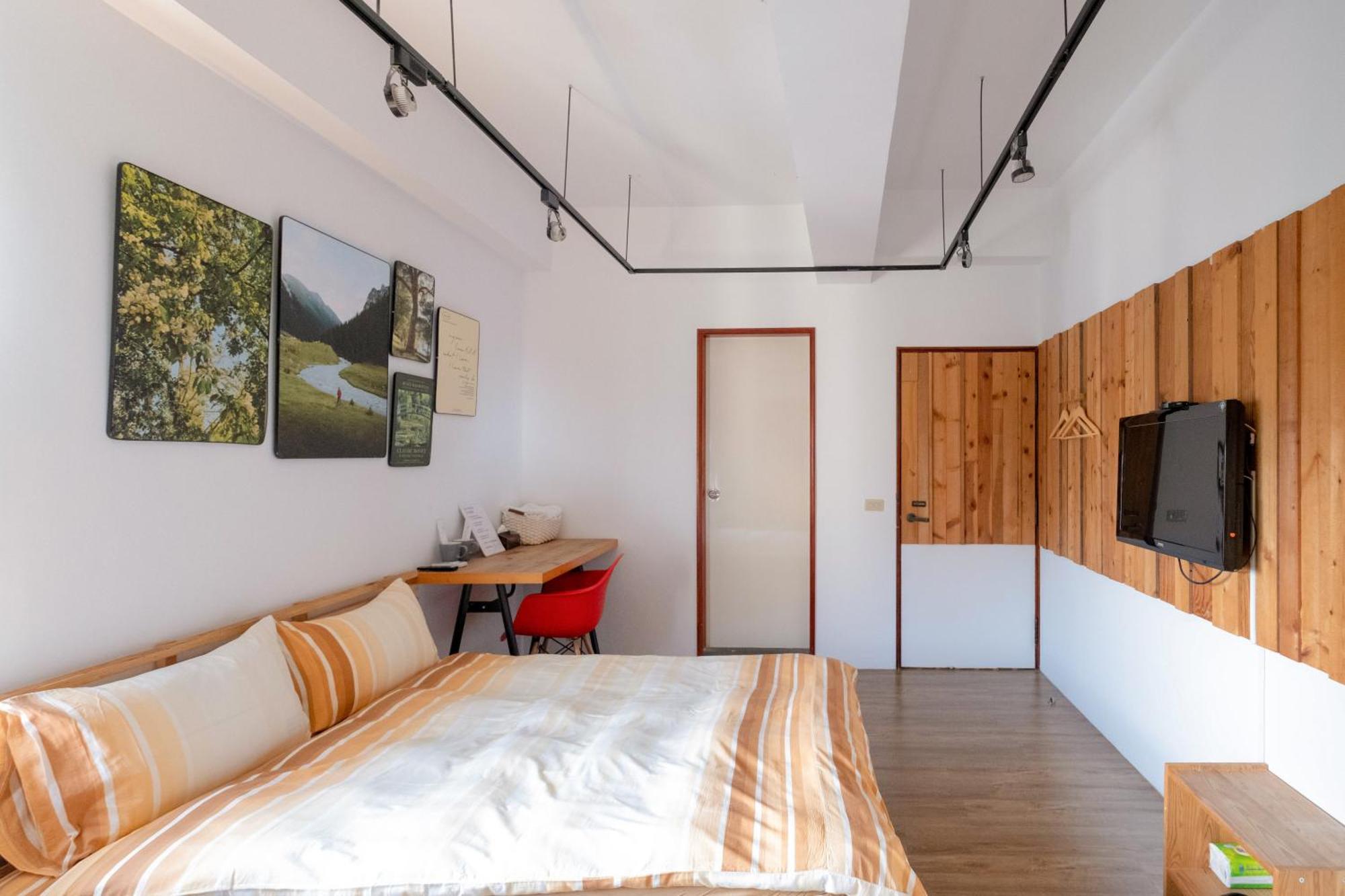 Re+Wood Guesthouse Tainan Zewnętrze zdjęcie