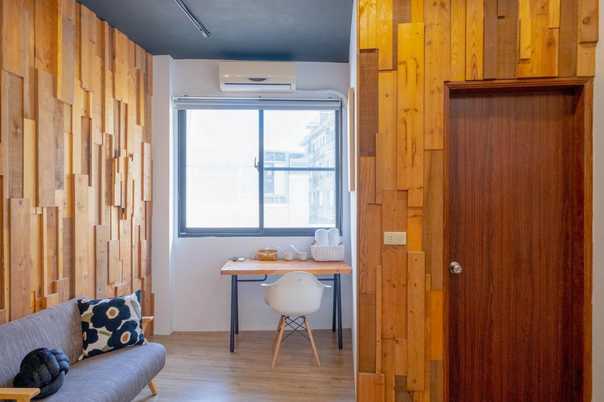 Re+Wood Guesthouse Tainan Zewnętrze zdjęcie